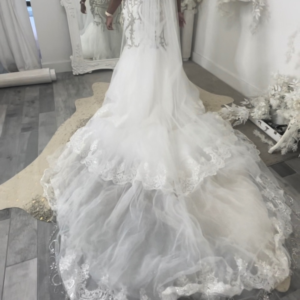 Pantora Bridal Gown (Unused beyond fittings)- Size 14/16